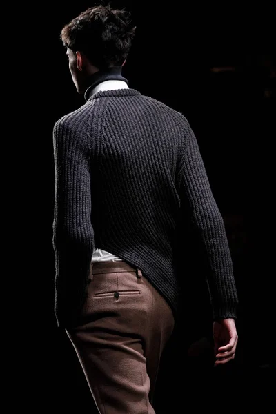 Look 17